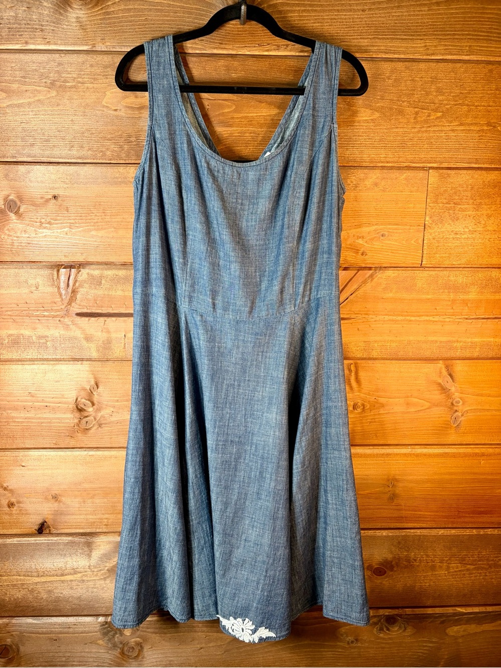 Cato Blue Sleeveless Chambray Midi Dress w/White Hem Embroidery Appliqué Size 10
